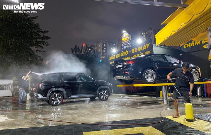 200.000 đồng một lần rửa xe, chủ tiệm hốt bạc dịp giáp Tết - Ảnh 2