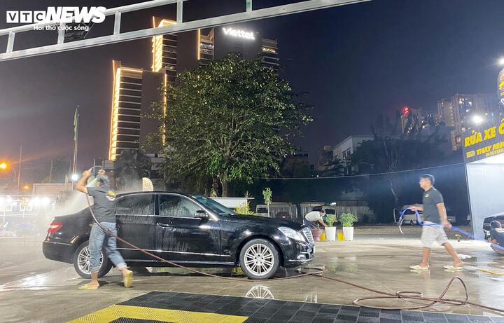 200.000 đồng một lần rửa xe, chủ tiệm hốt bạc dịp giáp Tết - Ảnh 3