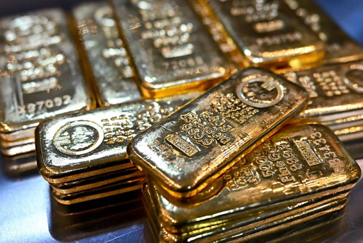 Vàng bật tăng sau cú lao dốc chưa từng có trong hơn 1 thập kỷ, hàng loạt chuyên gia lên tiếng: Vàng chưa thấy đỉnh, có thể còn vọt lên 6.200 USD/ounce - Ảnh 1