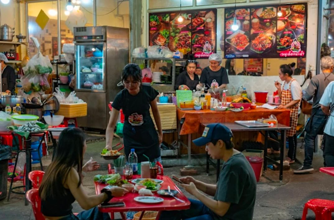 Buồn của nền kinh tế từng là 'con hổ của châu Á': Trở thành 'người bệnh' của cả châu lục, tăng trưởng 2 con số nay được dự báo chỉ còn hơn 1% - Ảnh 3