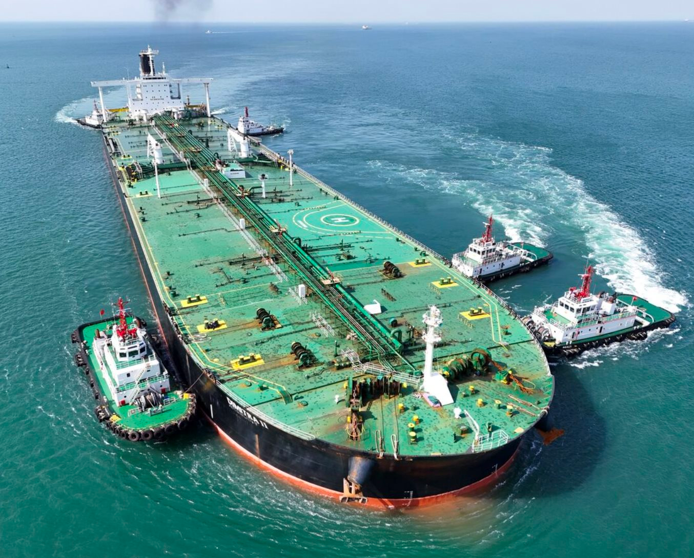 Mất khách chủ chốt, Nga điều ngay hàng loạt tàu siêu lớn, bán dầu cho bạn hàng mua 2 triệu thùng/ngày - Ảnh 1