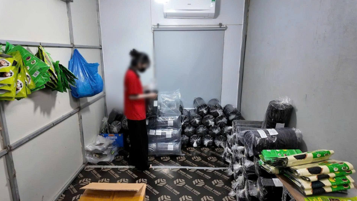 Triệt phá đường dây làm giả rong biển “đội lốt” hàng Việt ở Đà Nẵng - Ảnh 1