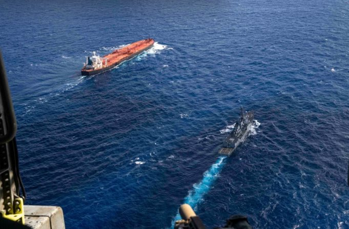 Theo dõi quãng đường liên tục, Mỹ chặt bắt trong đêm tàu chở dầu mang cờ Panama nhưng chở 1,9 triệu thùng dầu từ Venezuela - Ảnh 1