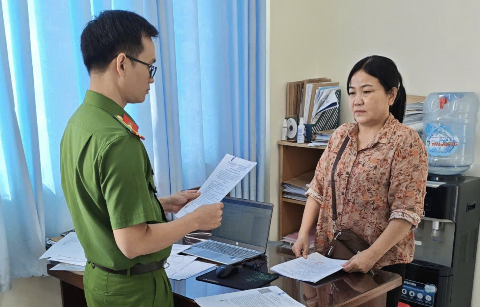 Chủ doanh nghiệp thu gom rác ở Vĩnh Long bị khởi tố vì trốn thuế - Ảnh 1