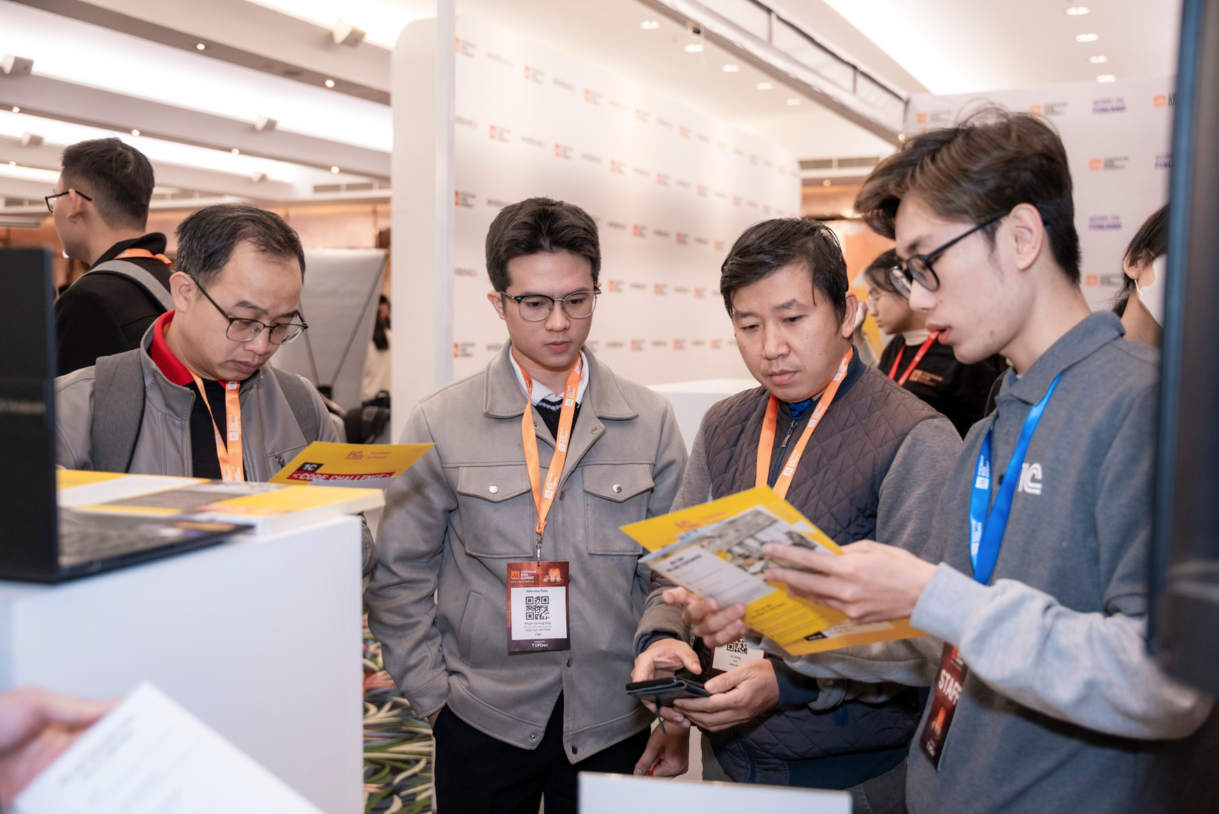 Nhìn lại một năm thăng trầm thị trường việc làm - Ảnh 2