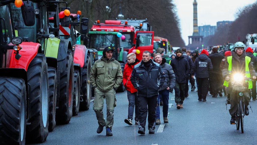 Dự đoán của bà Merkel thành sự thật! Bên thiệt nhất giữa xung đột Nga-Ukraine không phải cả 2 nước hay Mỹ - Ảnh 2