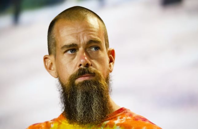 Công ty fintech nổi tiếng sa thải 4.000 nhân sự vì AI, sẽ tự động hóa nhiều vị trí chiến lược - Ảnh 1