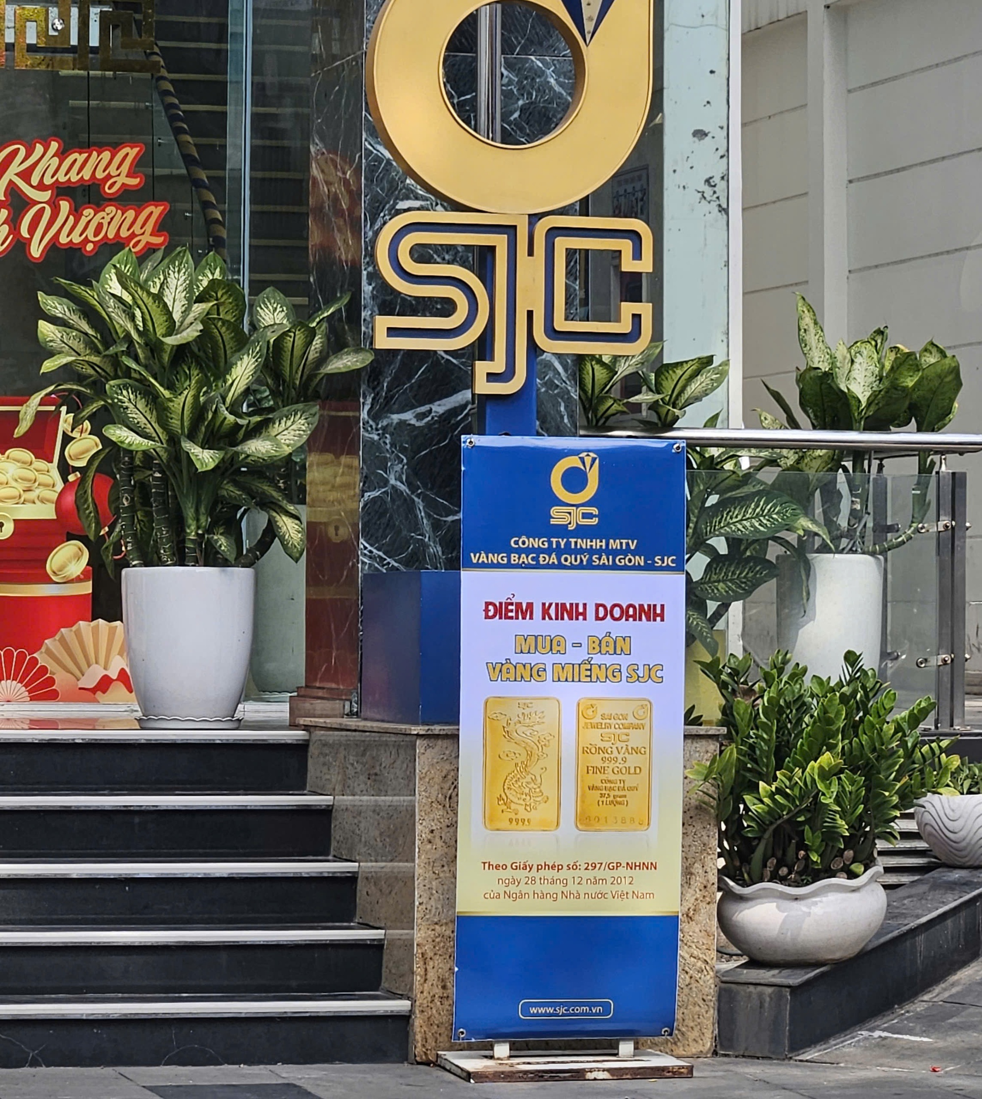 Từ hôm nay 9-2, những vi phạm nào sẽ bị tịch thu vàng? - Ảnh 1