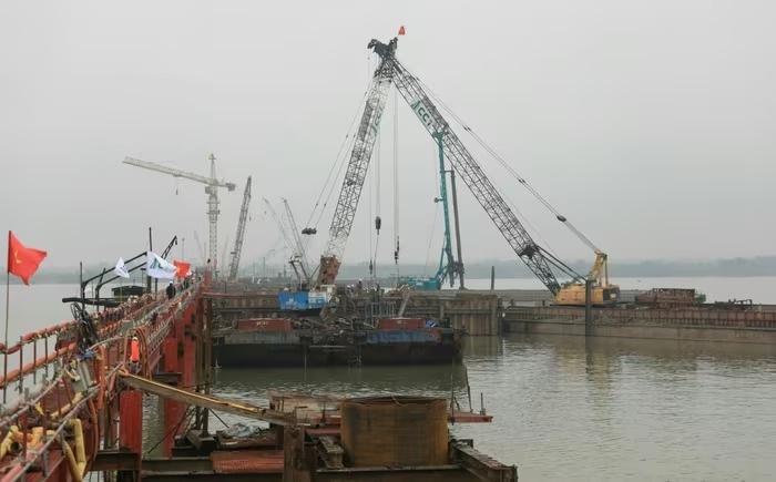 Công nhân bám công trường trọng điểm, làm việc xuyên Tết Bính Ngọ 2026 - Ảnh 6