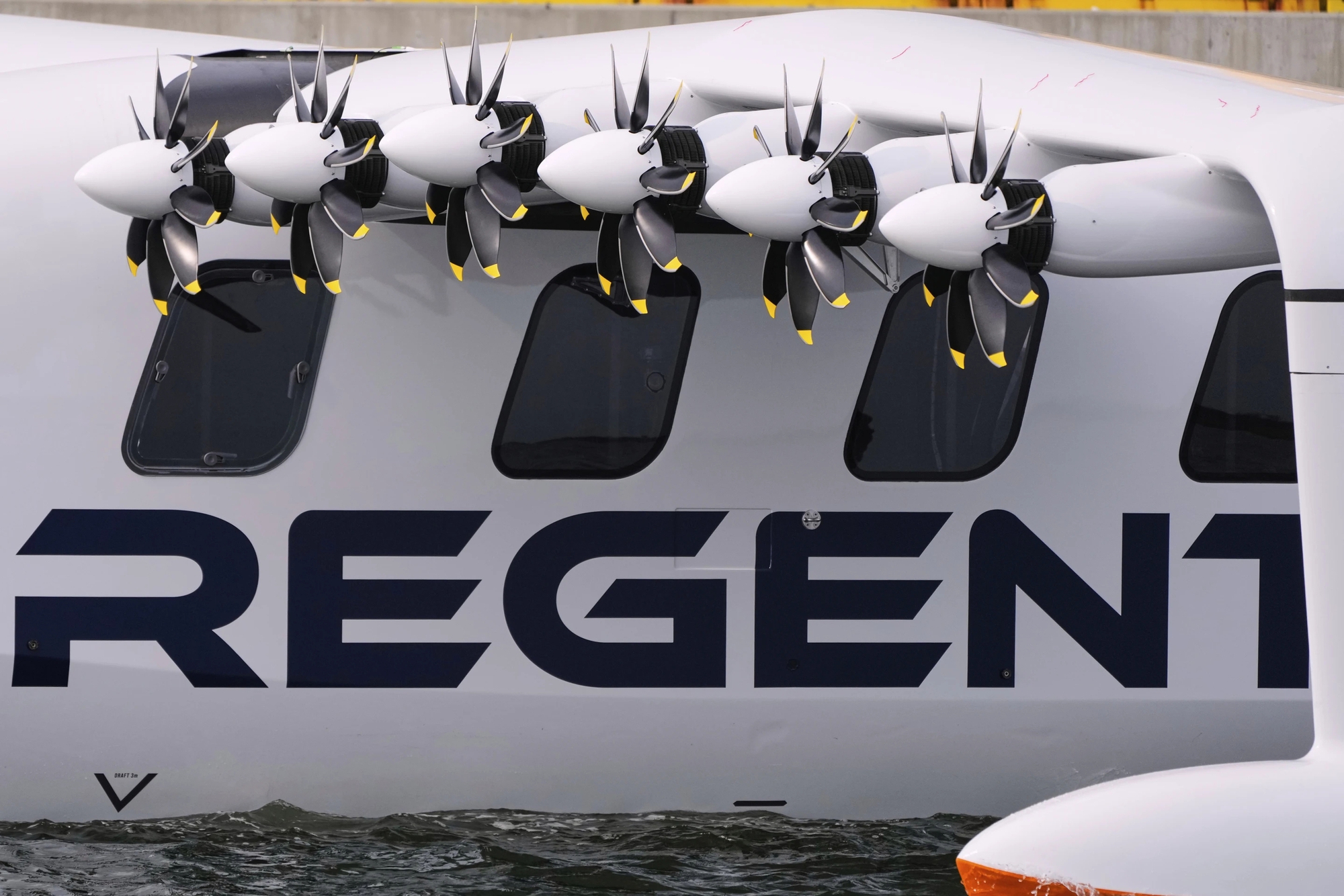 Phà chở khách có cánh lướt trên bờ biển Mỹ, nhắm cả mục đích quân sự - Ảnh 3