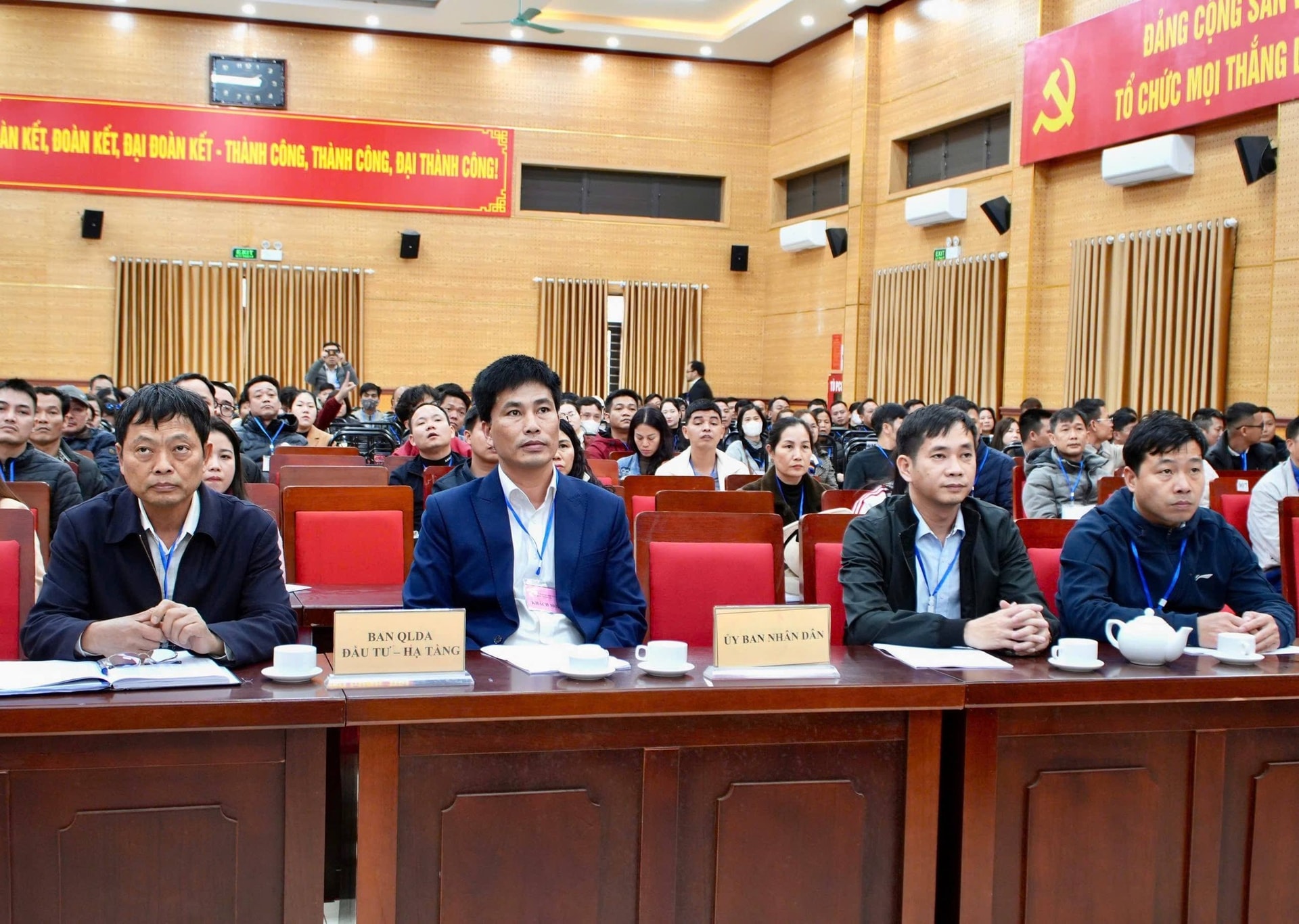 Giá đất Tây Phương đấu giá lên tới hơn 164 triệu đồng/m² - Ảnh 1