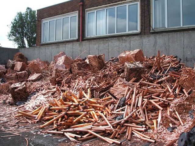 Chuyên gia nói về đầu tư Đồng: Không chỉ ngân hàng, cả những doanh nghiệp phế liệu ở Đồng Kỵ hay các bà ve chai cũng theo dõi sát giá quốc tế - Ảnh 2