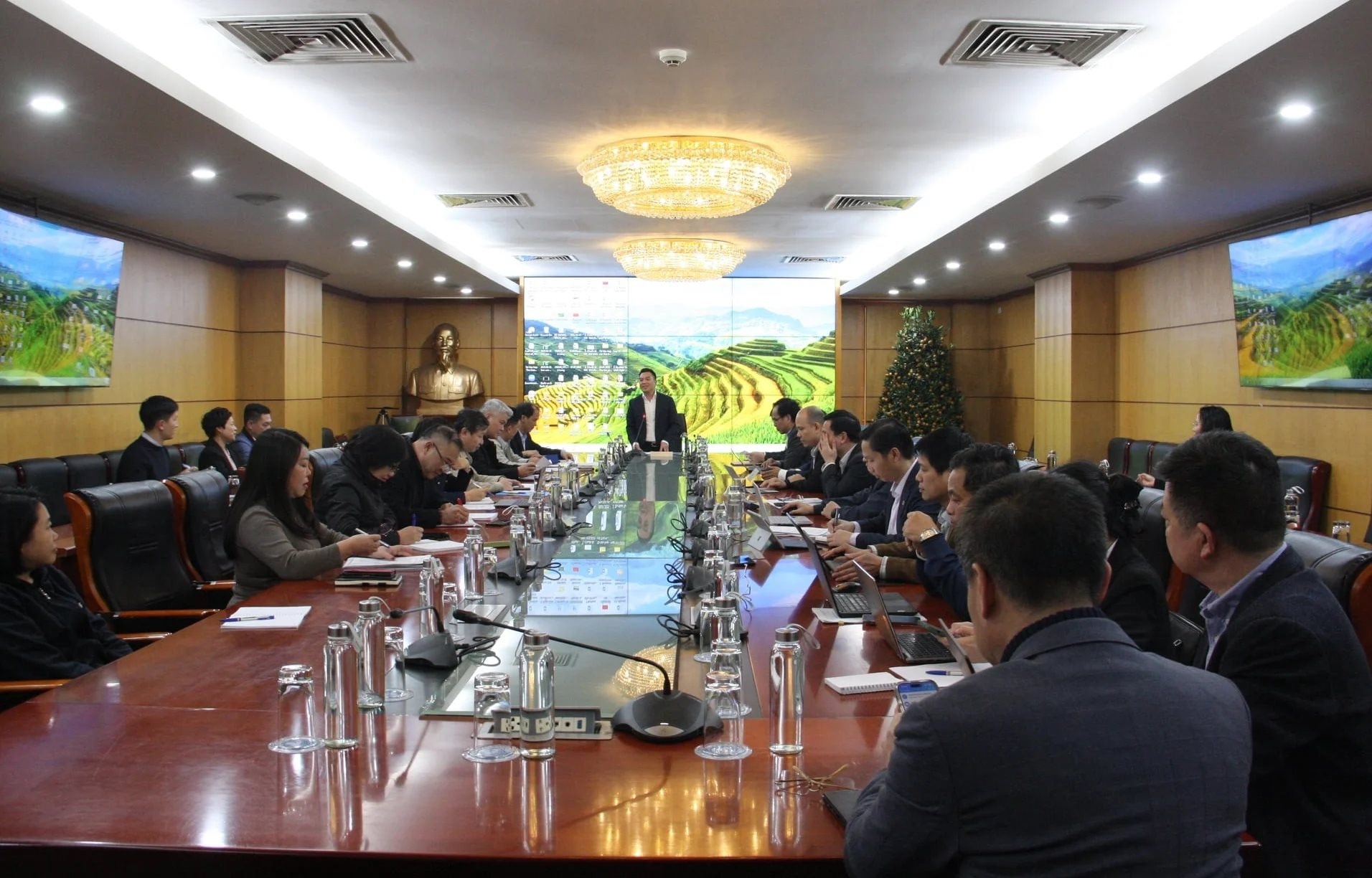 Việt Nam có kho báu lớn gấp 12 lần Mỹ khiến Trung Quốc nhiều lần ngỏ lời: Đặt mục tiêu khai thác ở 1 tỉnh phía Bắc? - Ảnh 2