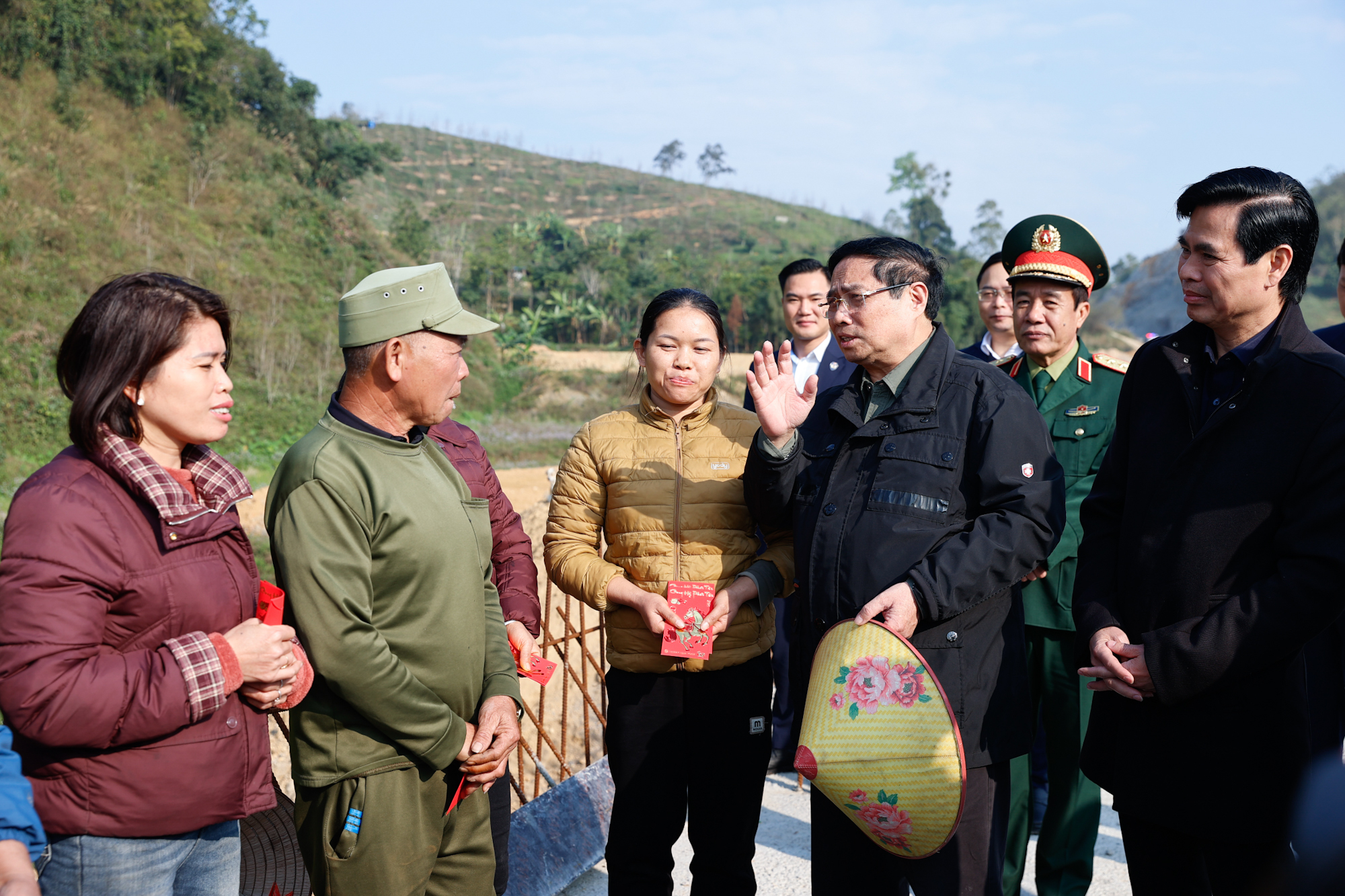 Thủ tướng kiểm tra dự án giao thông trọng điểm tại Lạng Sơn và Cao Bằng - Ảnh 1