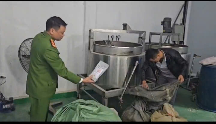 Thủ đoạn tinh vi của đường dây sản xuất thuốc giả, bán trên Shopee, TikTok - Ảnh 2