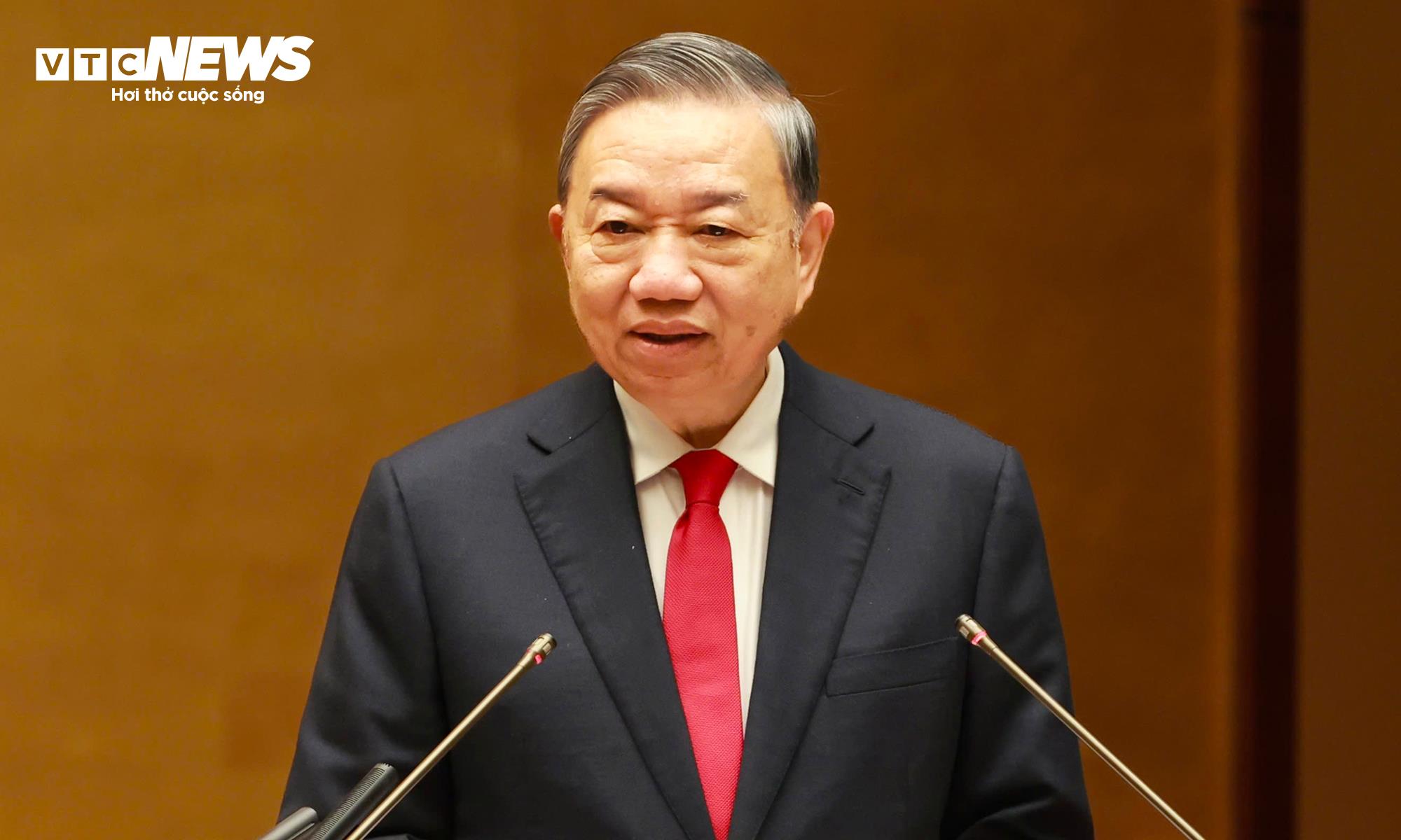 Tổng Bí thư: Không thể đưa về một dây chuyền lạc hậu của Nhật, Đức và coi đó là tiên tiến - Ảnh 1