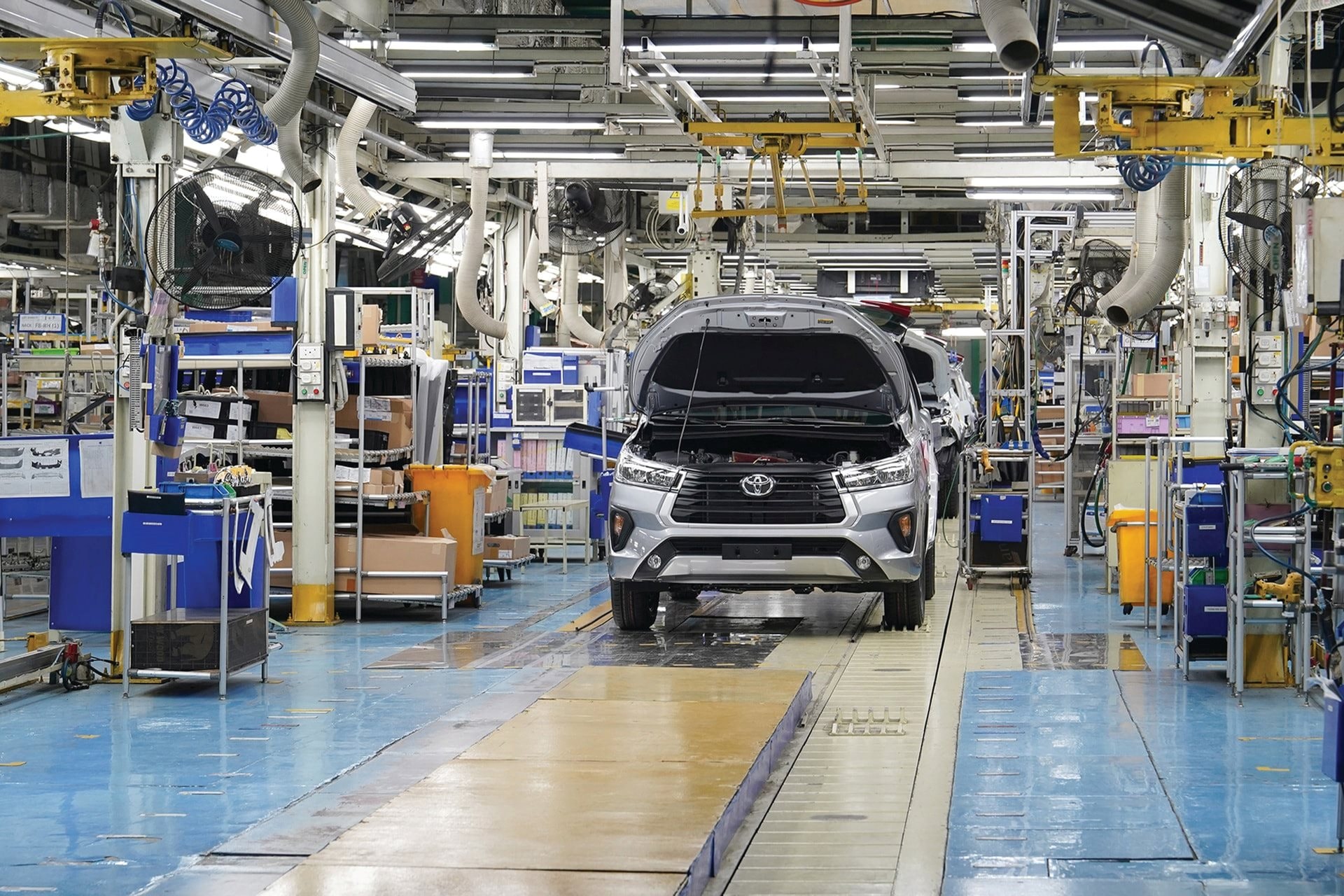 Hãng xe xăng bán chạy nhất Việt Nam vừa công bố chiến lược tăng 30% xe hybrid xuất xưởng đến năm 2028 - Việt Nam có nằm trong kế hoạch? - Ảnh 3