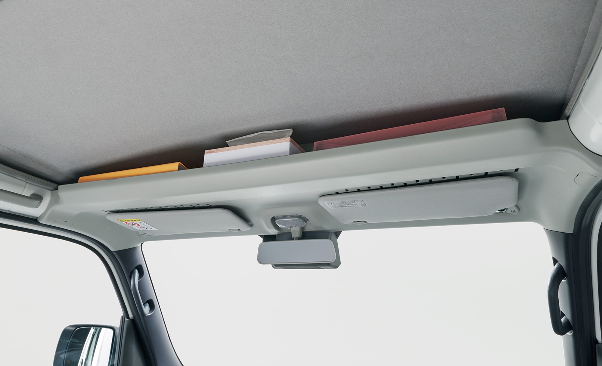 Toyota ra mắt xe điện siêu nhỏ ngắn như xe máy, chạy 257km/sạc, sạc nhanh, có ổ cắm cho ngày nhà mất điện - Ảnh 14