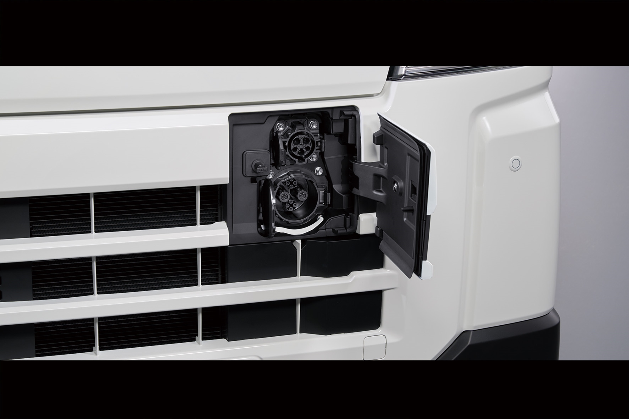 Toyota ra mắt xe điện siêu nhỏ ngắn như xe máy, chạy 257km/sạc, sạc nhanh, có ổ cắm cho ngày nhà mất điện - Ảnh 10