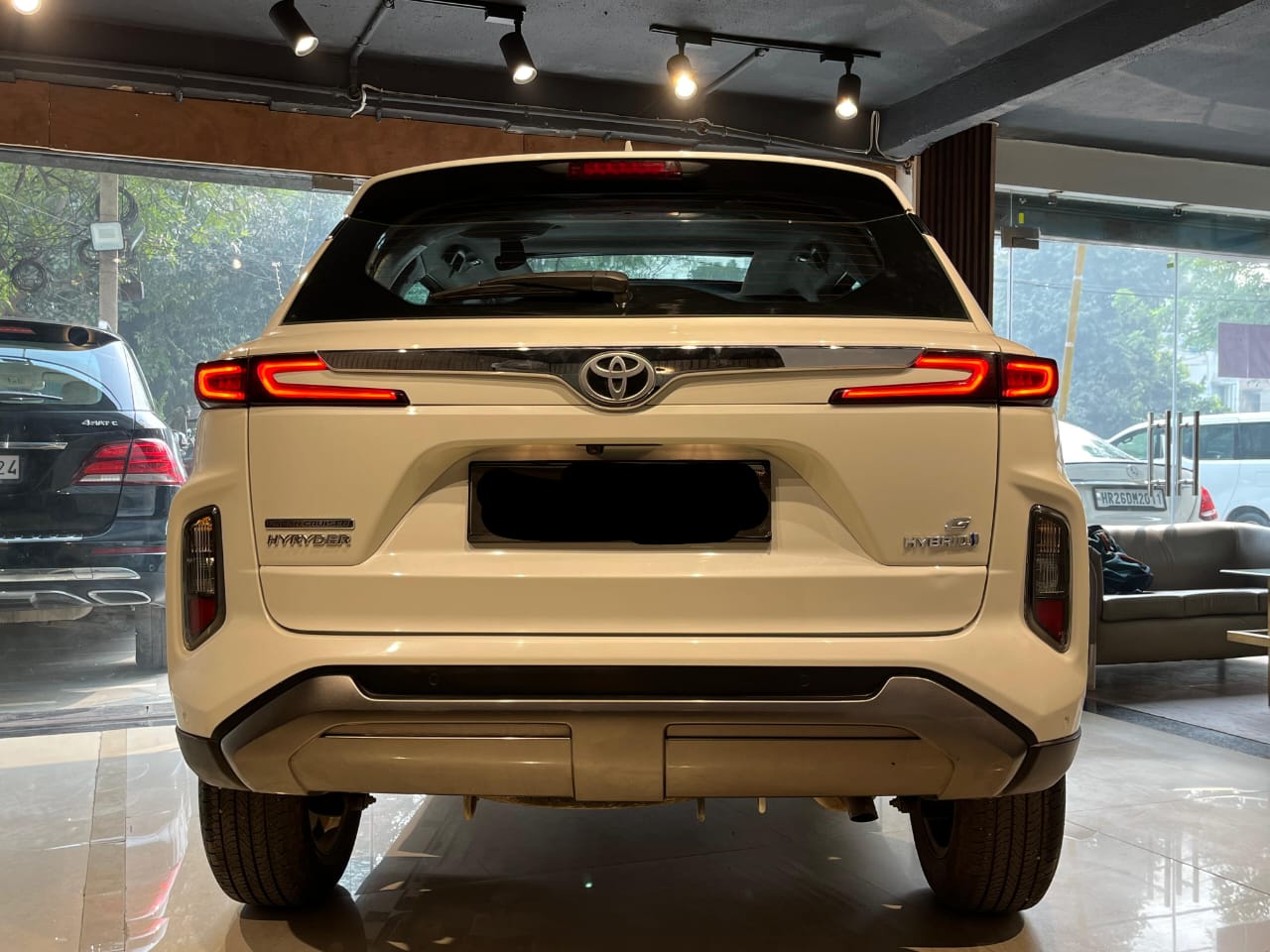 Toyota Urban Cruiser Hyryder lộ bản 7 chỗ mới: Dài hơn, cụm đèn tinh chỉnh lại, có thể cạnh tranh Destinator - Ảnh 4