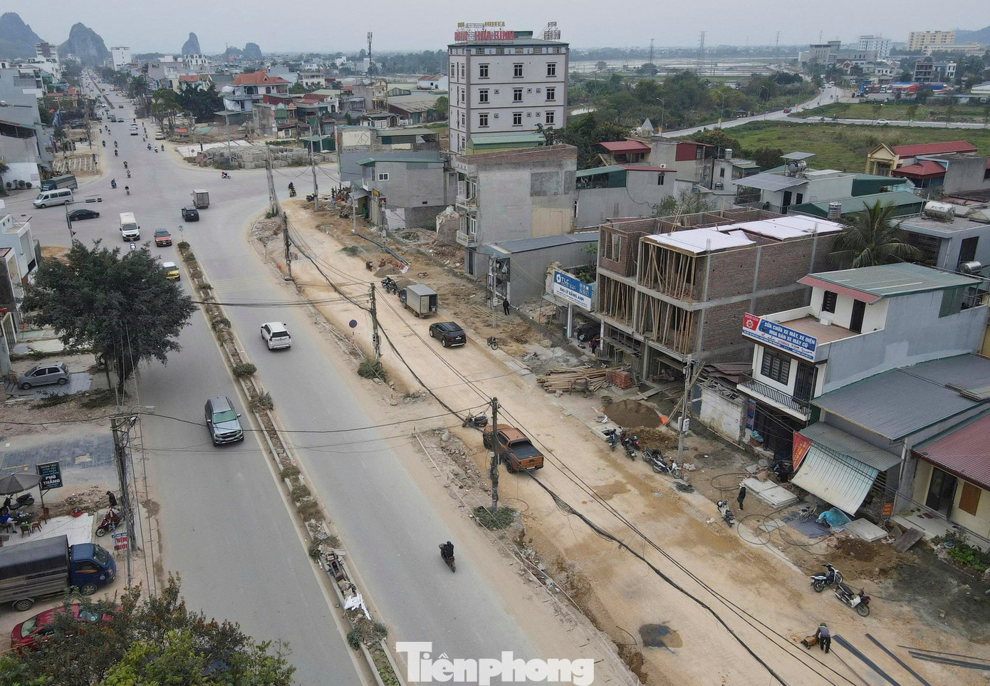 Hàng trăm nhà kiên cố bị tháo dỡ cho dự án mở rộng đại lộ hơn 1.000 tỷ đồng - Ảnh 2