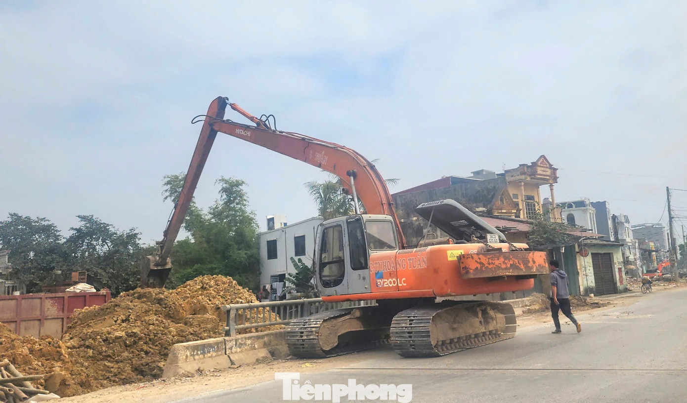 Hàng trăm nhà kiên cố bị tháo dỡ cho dự án mở rộng đại lộ hơn 1.000 tỷ đồng - Ảnh 7