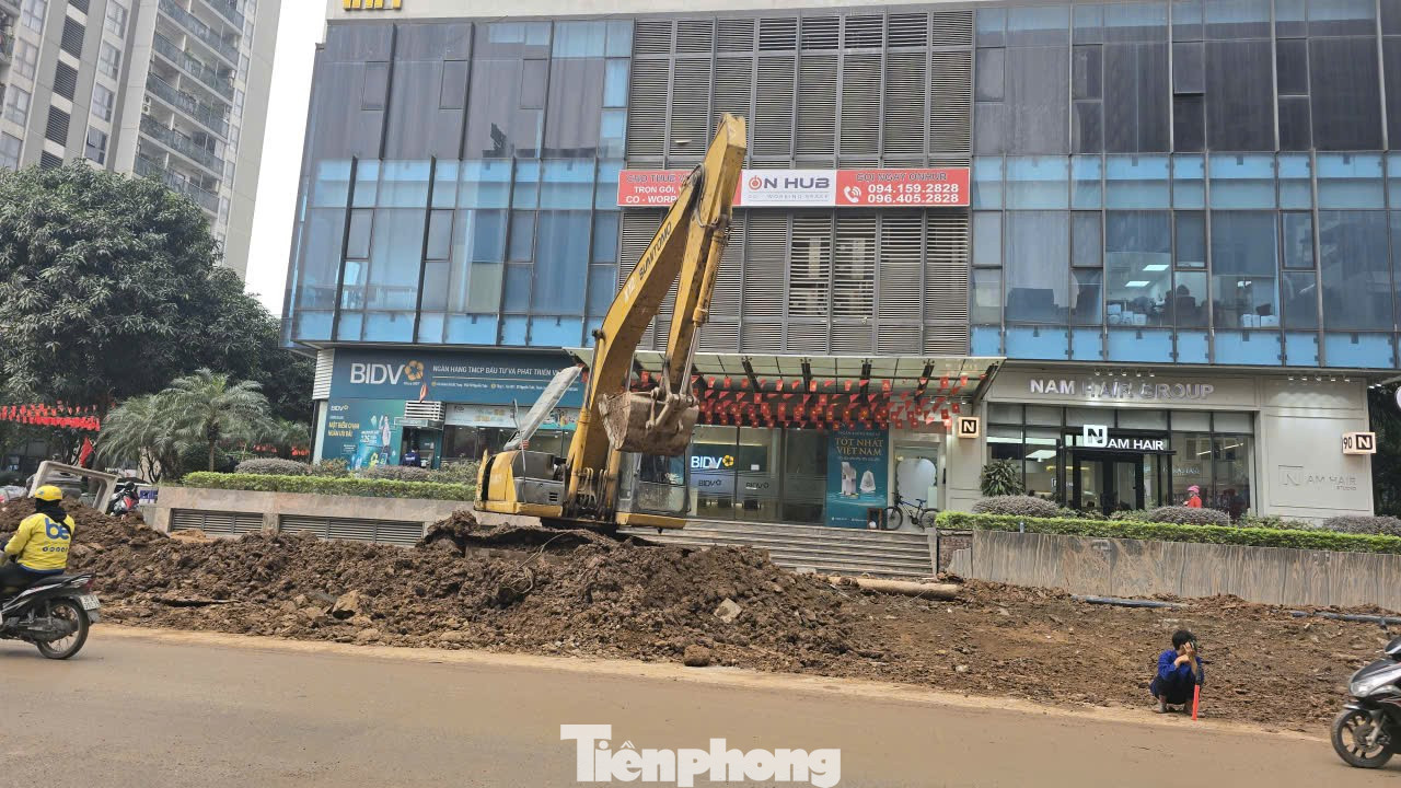 Ngổn ngang công trường thi công đường Nguyễn Tuân - Ảnh 10