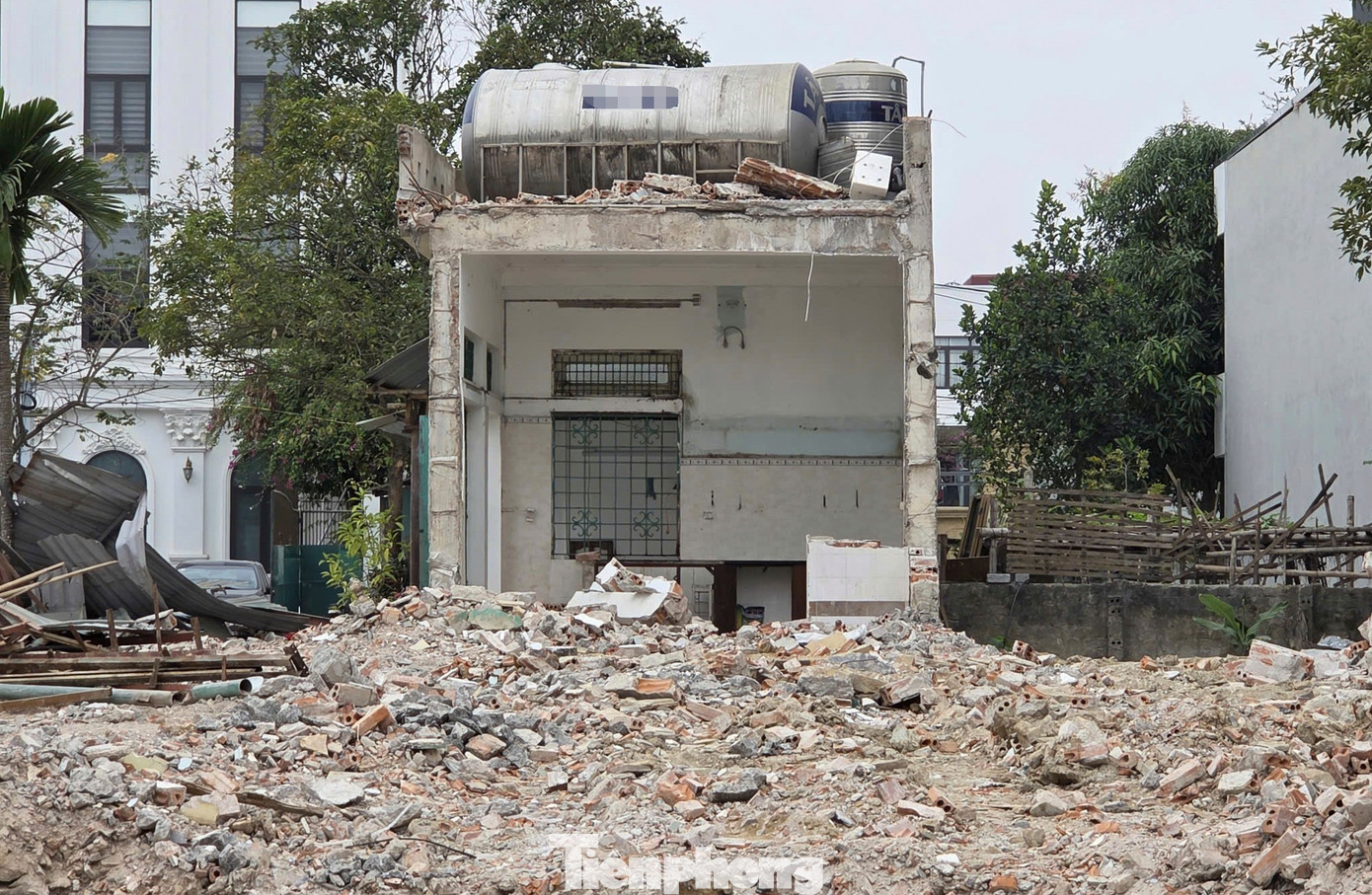 Hàng trăm nhà kiên cố bị tháo dỡ cho dự án mở rộng đại lộ hơn 1.000 tỷ đồng - Ảnh 6