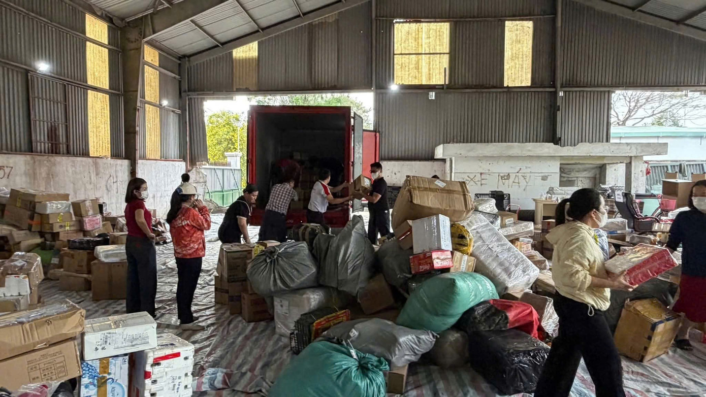 Doanh nghiệp 'chạy đua' mua bán hàng Tết trên sàn online - Ảnh 2