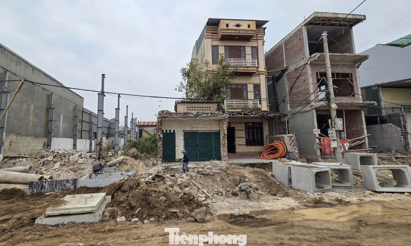 Hàng trăm nhà kiên cố bị tháo dỡ cho dự án mở rộng đại lộ hơn 1.000 tỷ đồng - Ảnh 5