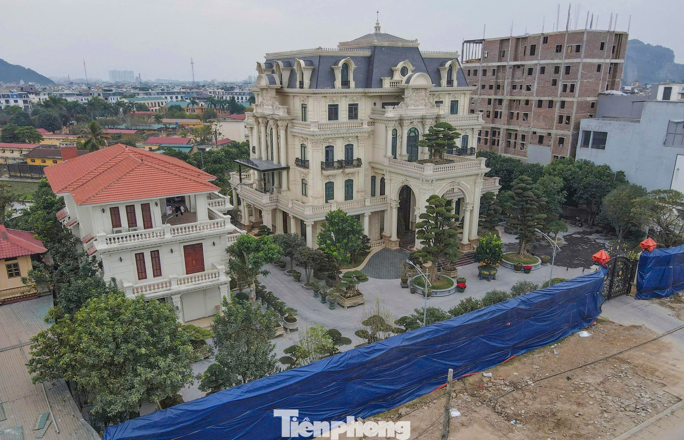 Hàng trăm nhà kiên cố bị tháo dỡ cho dự án mở rộng đại lộ hơn 1.000 tỷ đồng - Ảnh 11