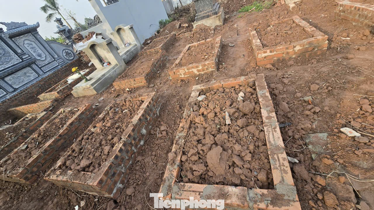 Xây hơn 80 mộ giả để 'giữ chỗ' - Ảnh 6
