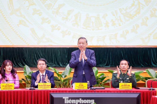 Tổng Bí thư: Không phải chỗ nào có đất là lại xây nhà, dân không còn chỗ đi lại, vui chơi - Ảnh 1