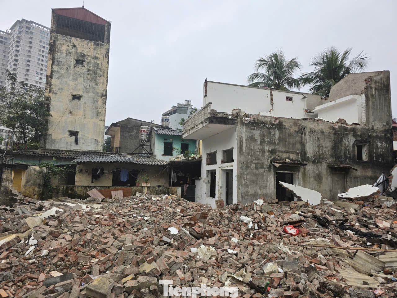 Hà Nội: Người dân tự nguyện tháo dỡ công trình thực hiện GPMB dự án đường Vành đai 2,5 - Ảnh 5