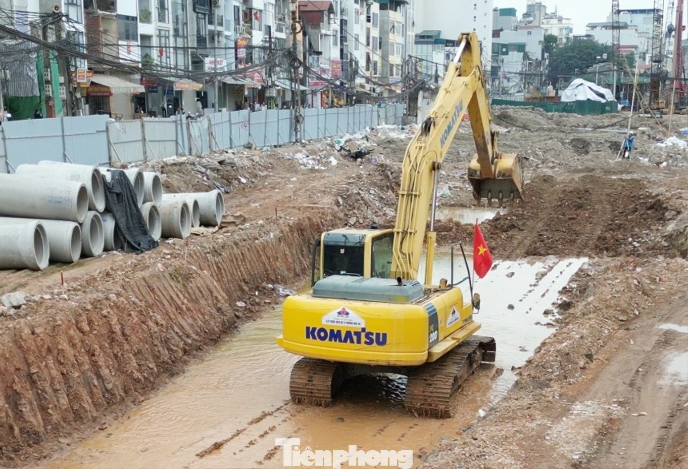 Hà Nội: Nhiều dự án giao thông công nhân 'cắm cờ, dựng trại' quyết tâm vượt tiến độ - Ảnh 4