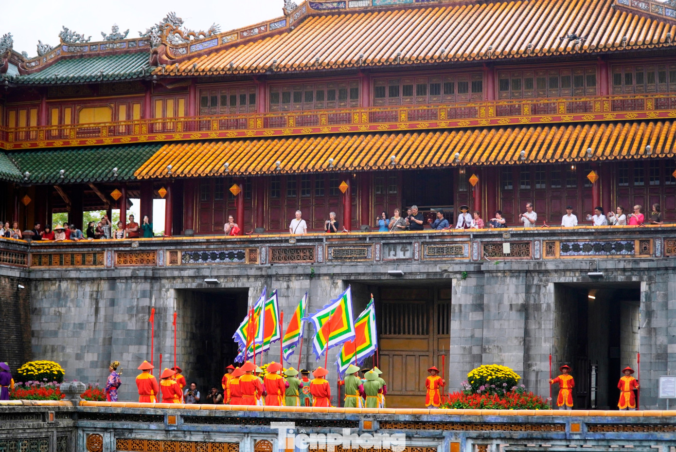 Du khách ùn ùn ‘xông đất’ Đại nội Huế - Ảnh 7