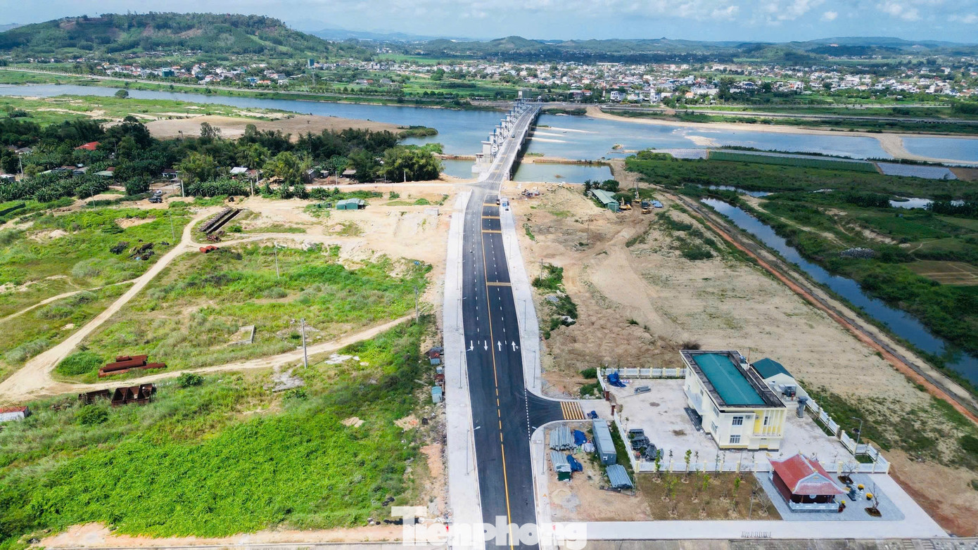 Cận cảnh đập dâng gần 1.500 tỷ đồng vừa thông xe ở Quảng Ngãi - Ảnh 4