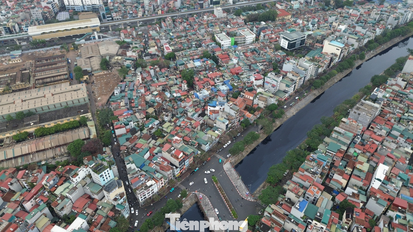 Hà Nội: Người dân tự nguyện tháo dỡ công trình thực hiện GPMB dự án đường Vành đai 2,5 - Ảnh 19