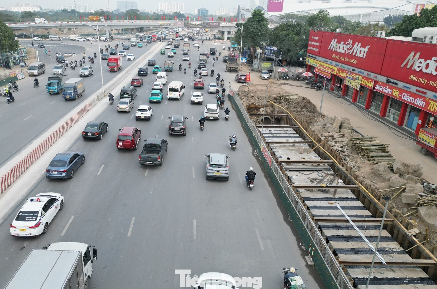 Xe đi lại thế nào khi điều chỉnh giao thông tại công trình hầm chui nút giao Cổ Linh? - Ảnh 8