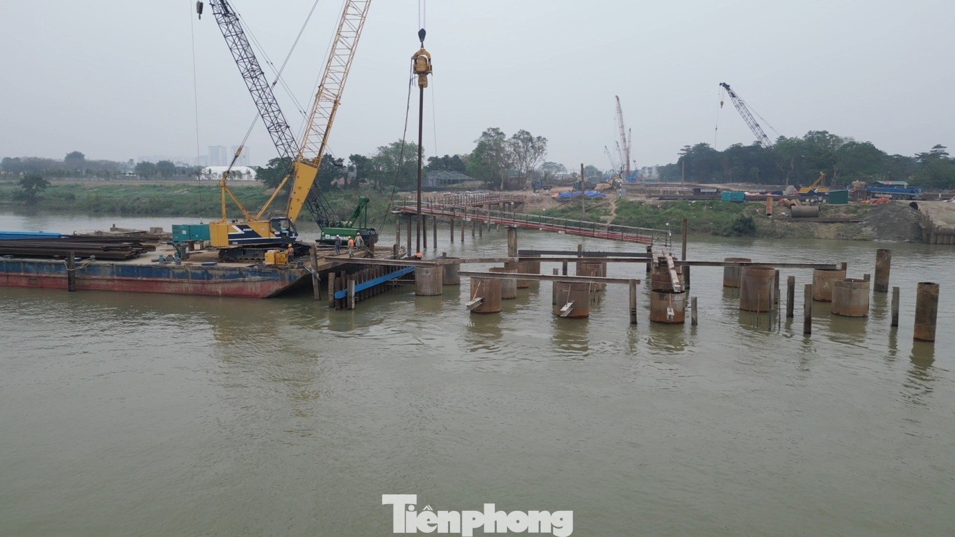 Cầu Trần Hưng Đạo gần 16.000 tỷ đồng thi công xuyên Tết, phấn đấu hoàn thành hạng mục cọc khoan nhồi - Ảnh 8