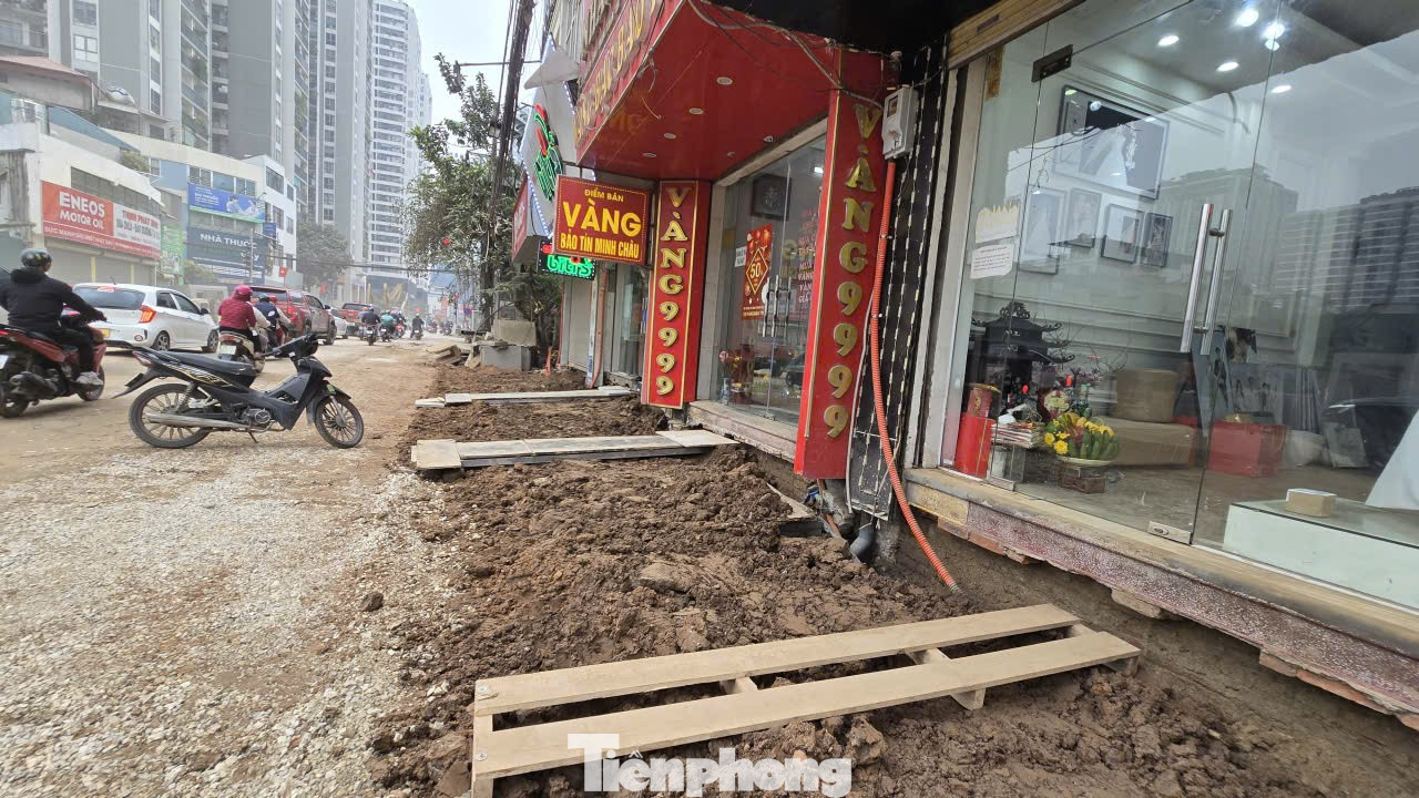 Ngổn ngang công trường thi công đường Nguyễn Tuân - Ảnh 13