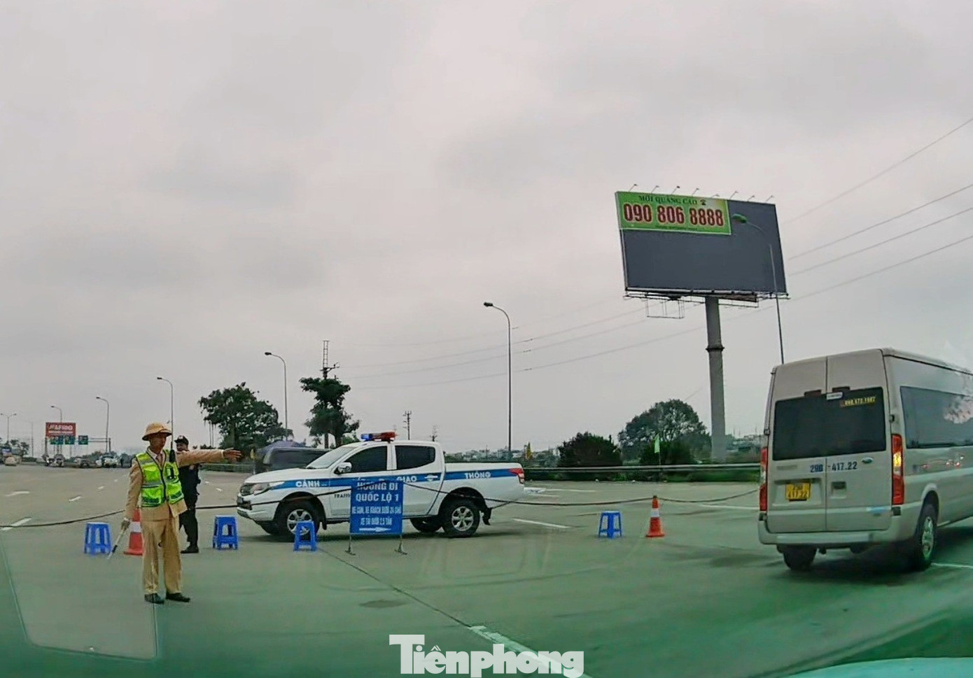 Đóng nửa chiều đường cao tốc Pháp Vân - Cầu Giẽ để phân luồng xe về Hà Nội - Ảnh 8