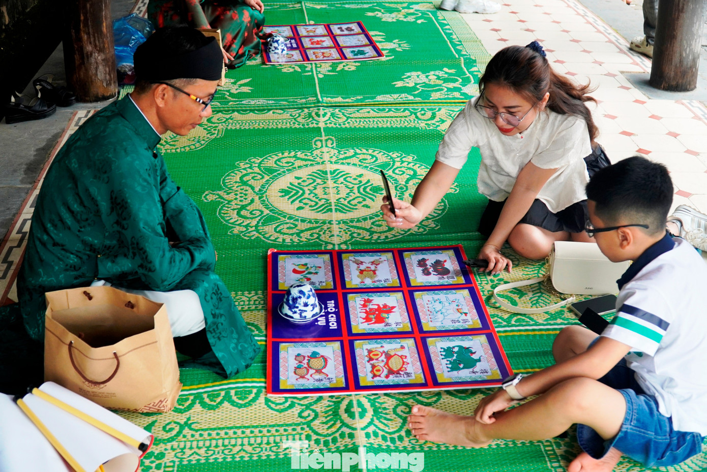 Du khách ùn ùn ‘xông đất’ Đại nội Huế - Ảnh 16