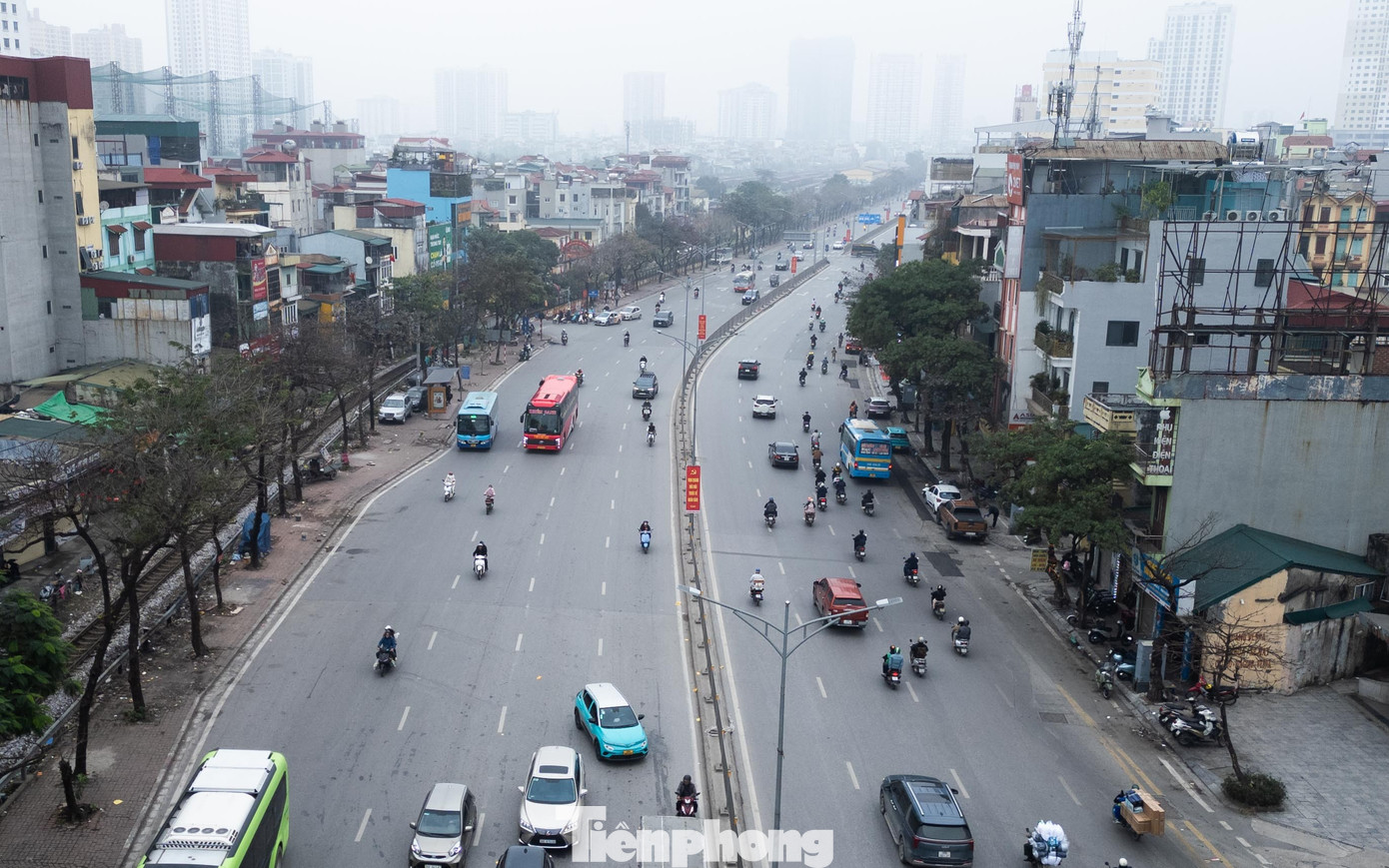 Dòng xe ùn ùn rời phố về quê nghỉ Tết, cửa ngõ Thủ đô tắc cứng - Ảnh 14