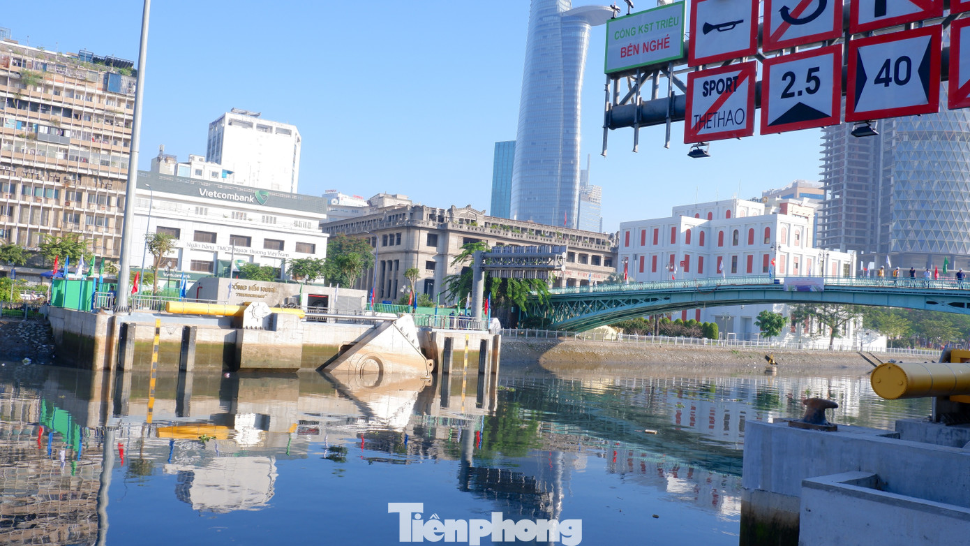 Bên trong cống ngăn triều đặc biệt của dự án chống ngập 10.000 tỷ ở TPHCM - Ảnh 1