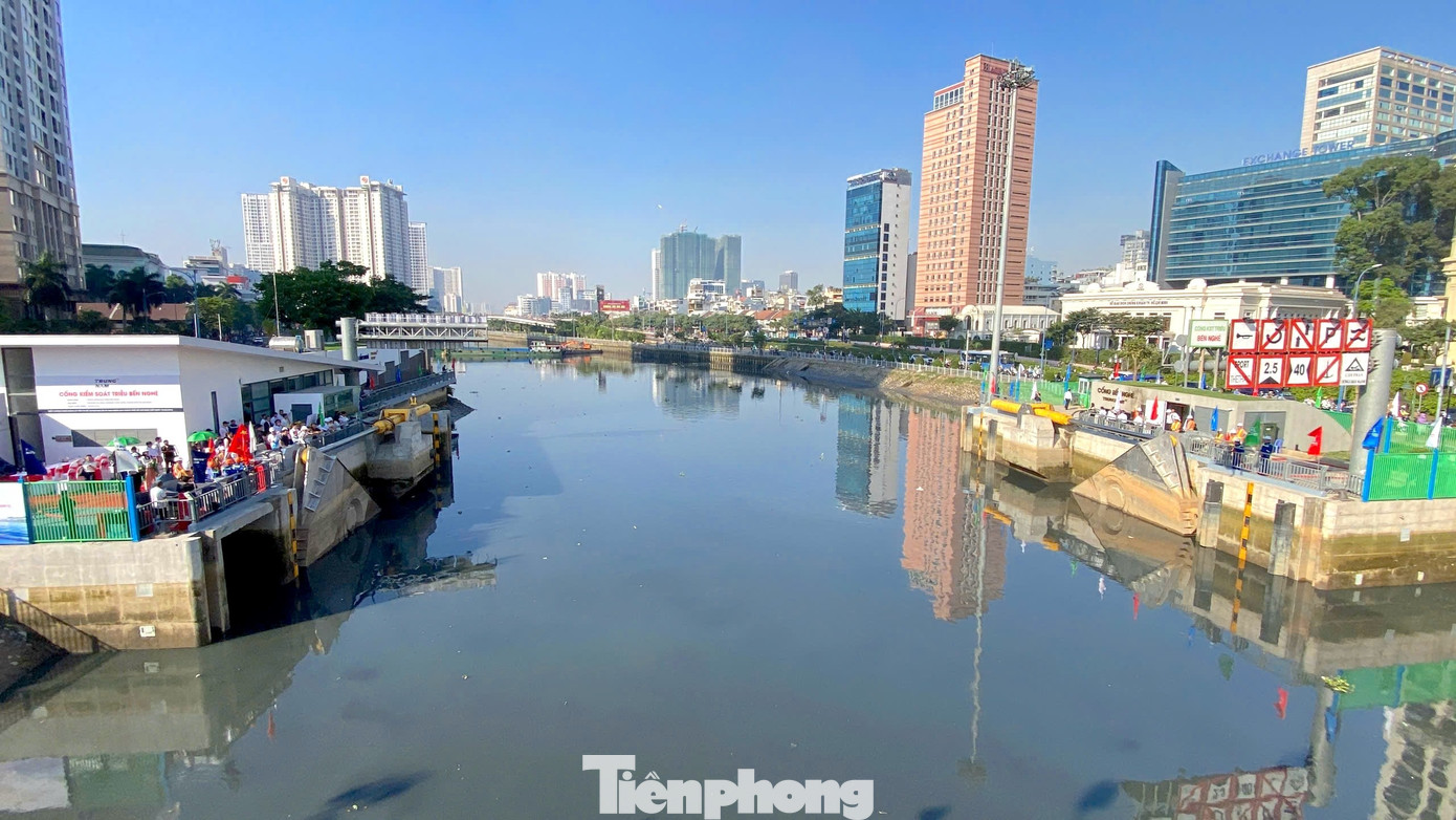 Bên trong cống ngăn triều đặc biệt của dự án chống ngập 10.000 tỷ ở TPHCM - Ảnh 2