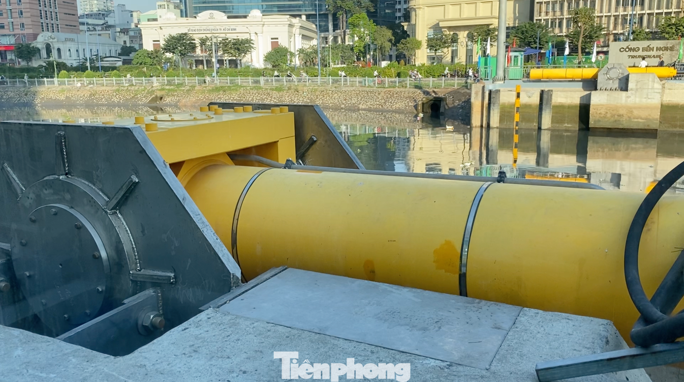 Bên trong cống ngăn triều đặc biệt của dự án chống ngập 10.000 tỷ ở TPHCM - Ảnh 11