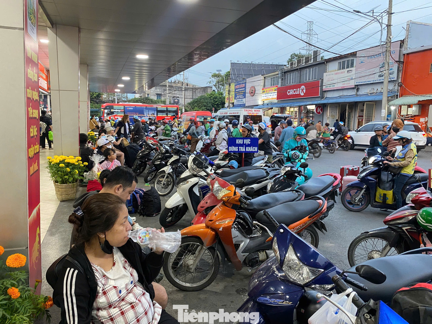 Cửa ngõ phía Đông TPHCM thông thoáng bất ngờ chiều 26 Tết - Ảnh 8