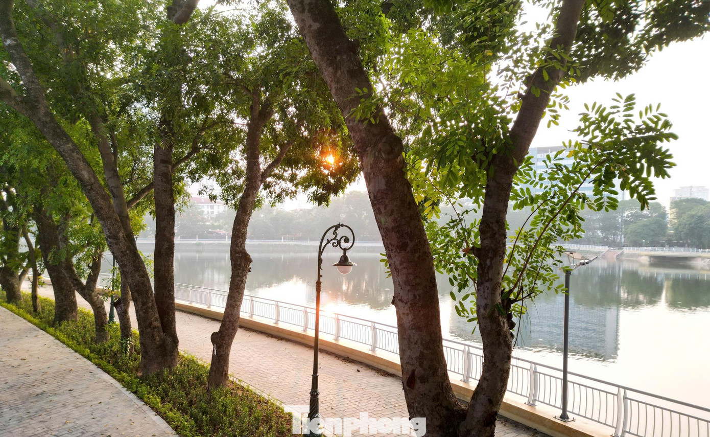 Công viên Hà Nội 'thay da đổi thịt', trang trí rực rỡ đón Xuân - Ảnh 5