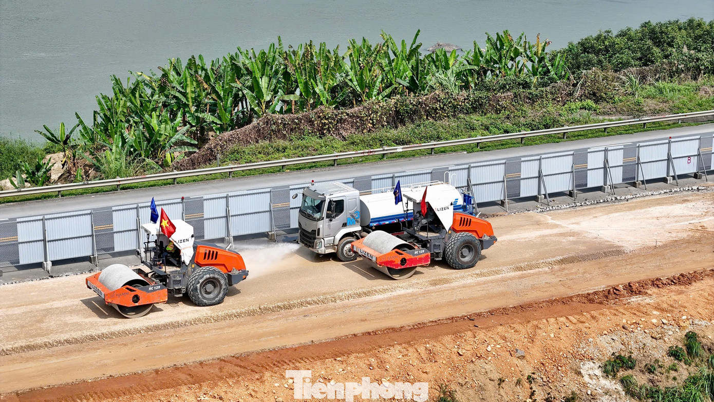 Toàn cảnh công trường mở rộng cao tốc Nội Bài – Lào Cai sau kỳ nghỉ Tết - Ảnh 15